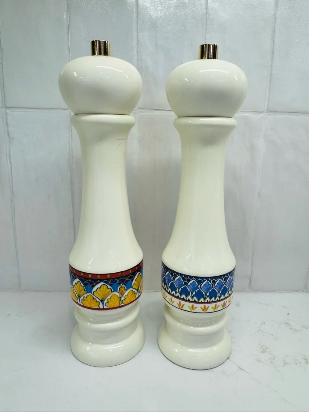 Williams Sonoma Sicilian Salt and Pepper Mills White Lacquer 9.75 Made in Italy
